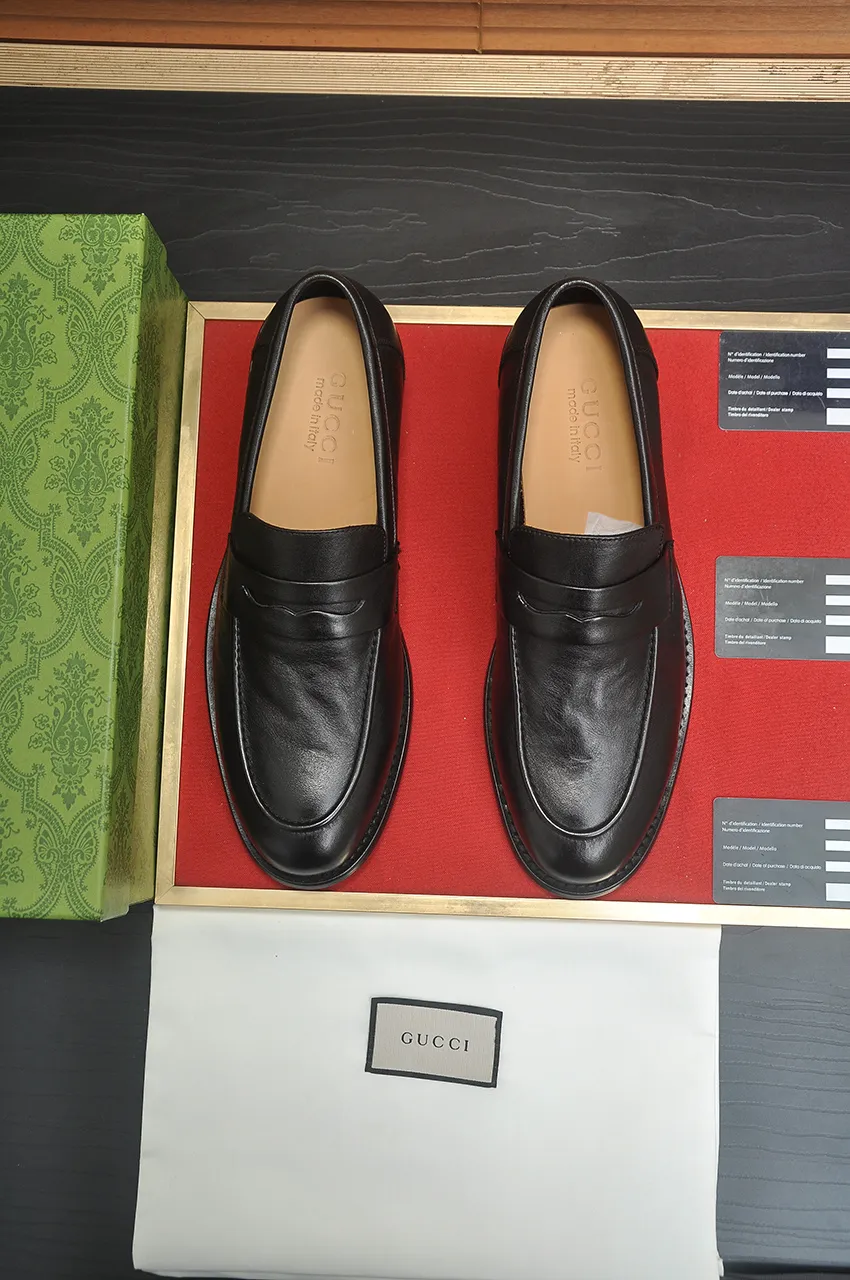 Men's shoes 💰580💶 Brand: GUCCI (Gucci) Standard code: Men's code 38/44 (45 can be customized) Grade: Same as the official website Original quality Material: Original cowhide Water-dyed cowhide lining Original rubber outsole Style category: Men's fashionable casual leather shoes Distinguished big-name luxury elements Top luxury Color: Actual picture